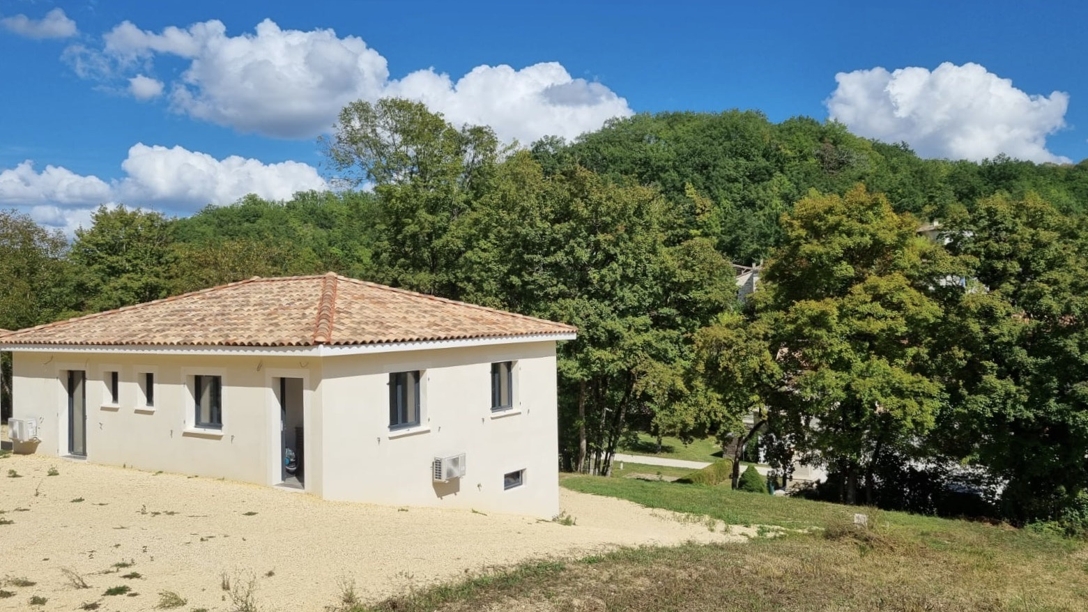 Maison contemporaine dans un lieu paisible à proximité d'un petit village Quercynois