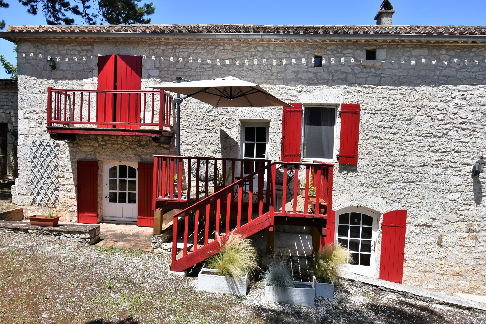 Maison familiale atypique, pleine de charme et d'histoire.
