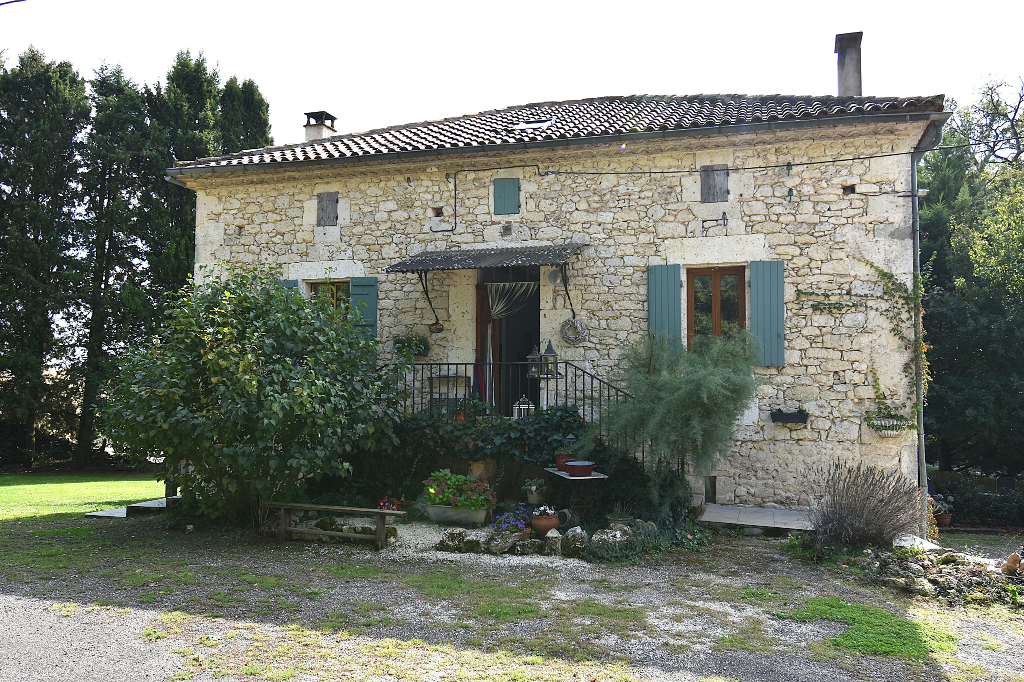 Ravissante maison de campagne avec piscine et terrain