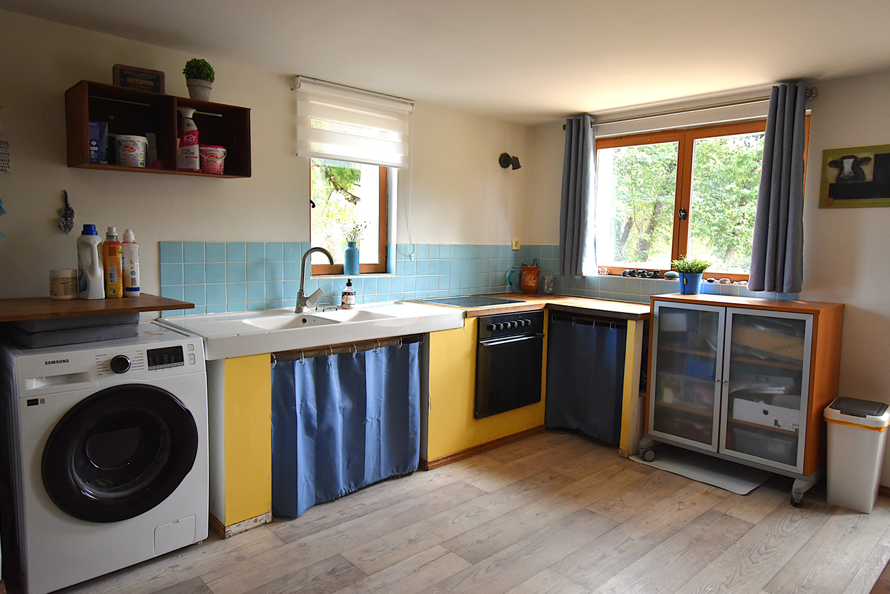 Très belle maison rénovée sur 8h avec terrain de loisir.