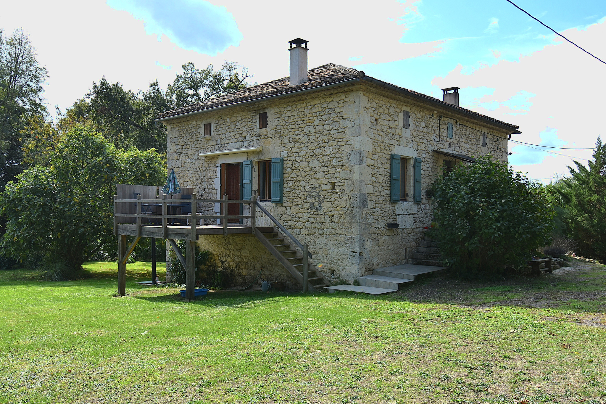 Ravissante maison de campagne avec piscine et terrain