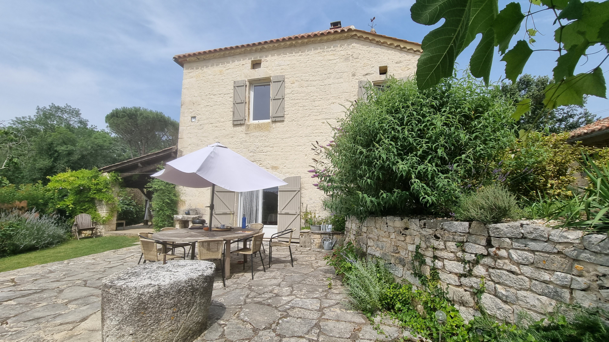 Superbe maison en pierres dans le Lot