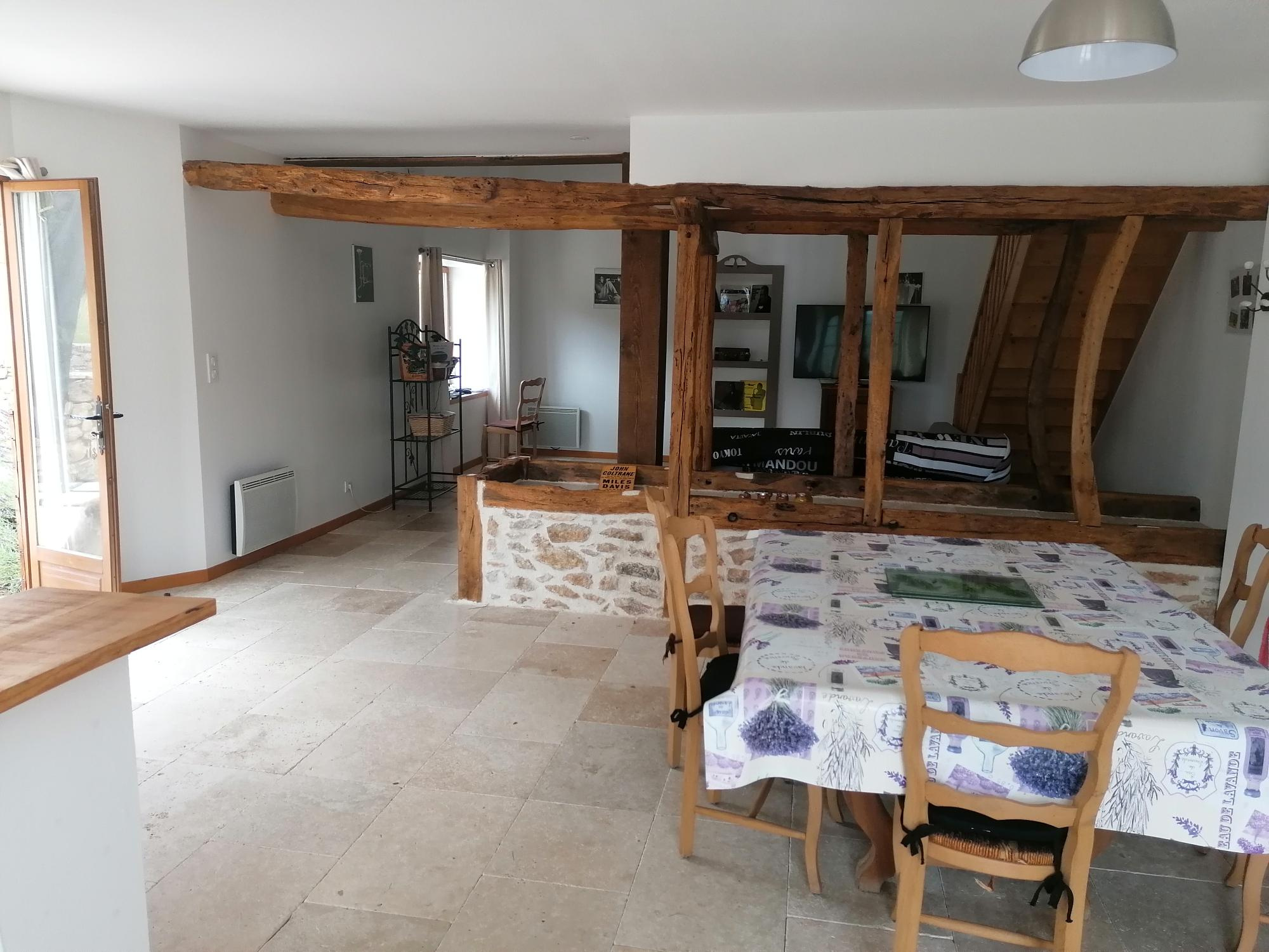 Propriété de 10 ha, deux maisons et... une piscine sur le toit !