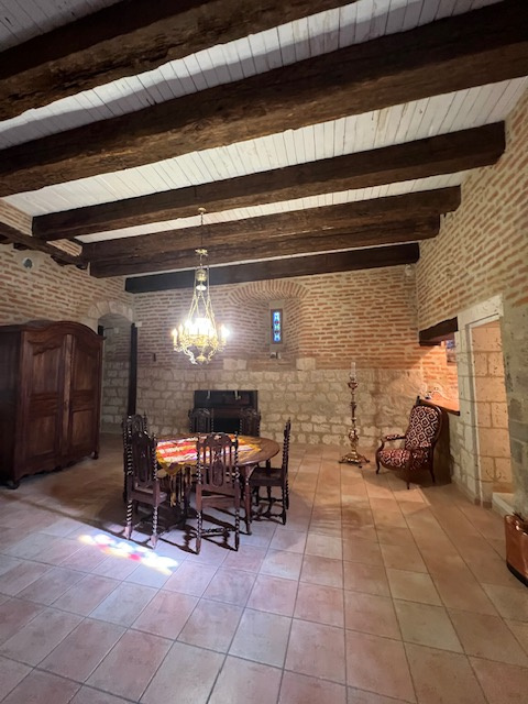 Superbe château de XIII d'Antan situé dans le Tarn et Garonne