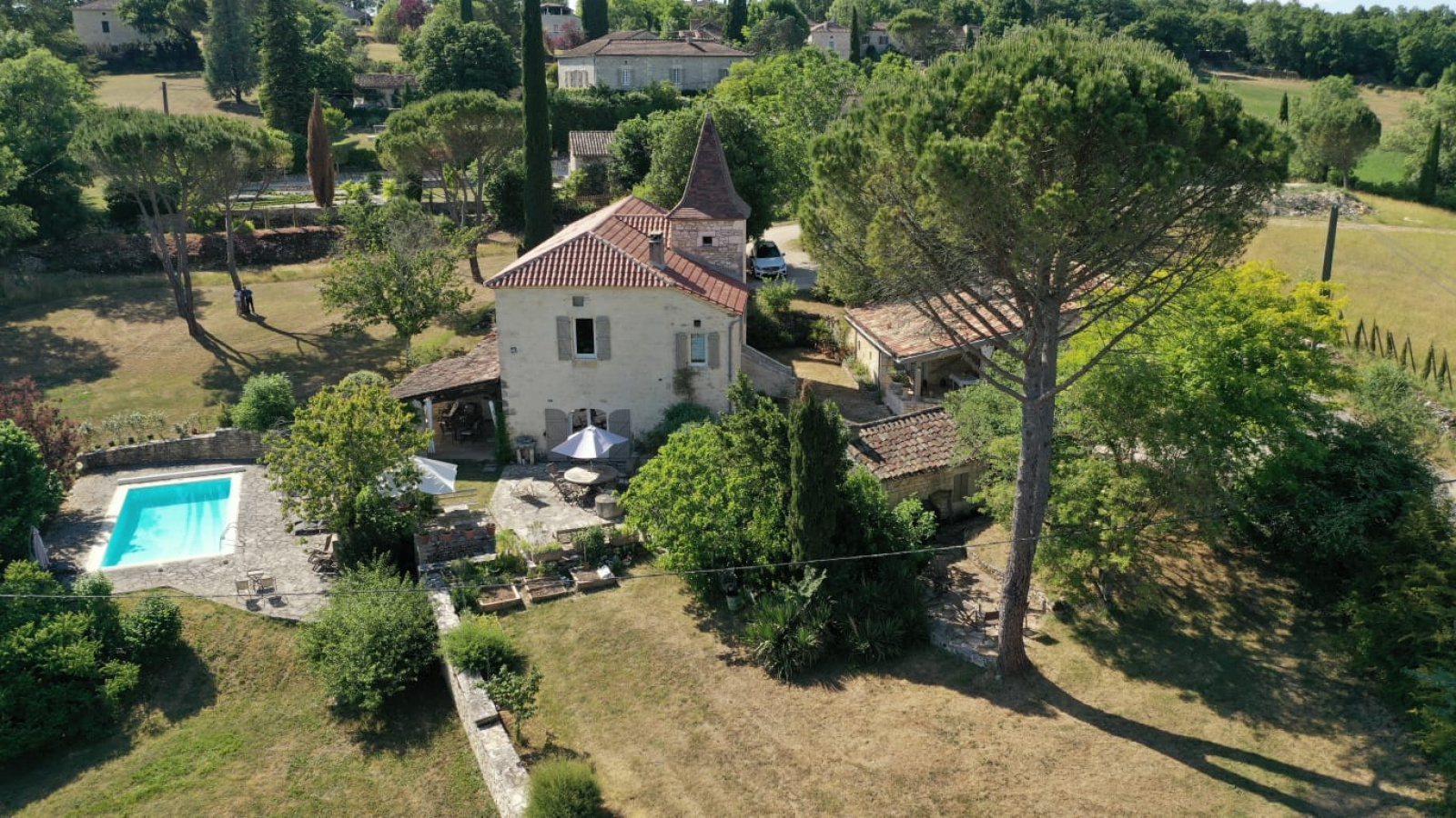 Superbe maison en pierres dans le Lot