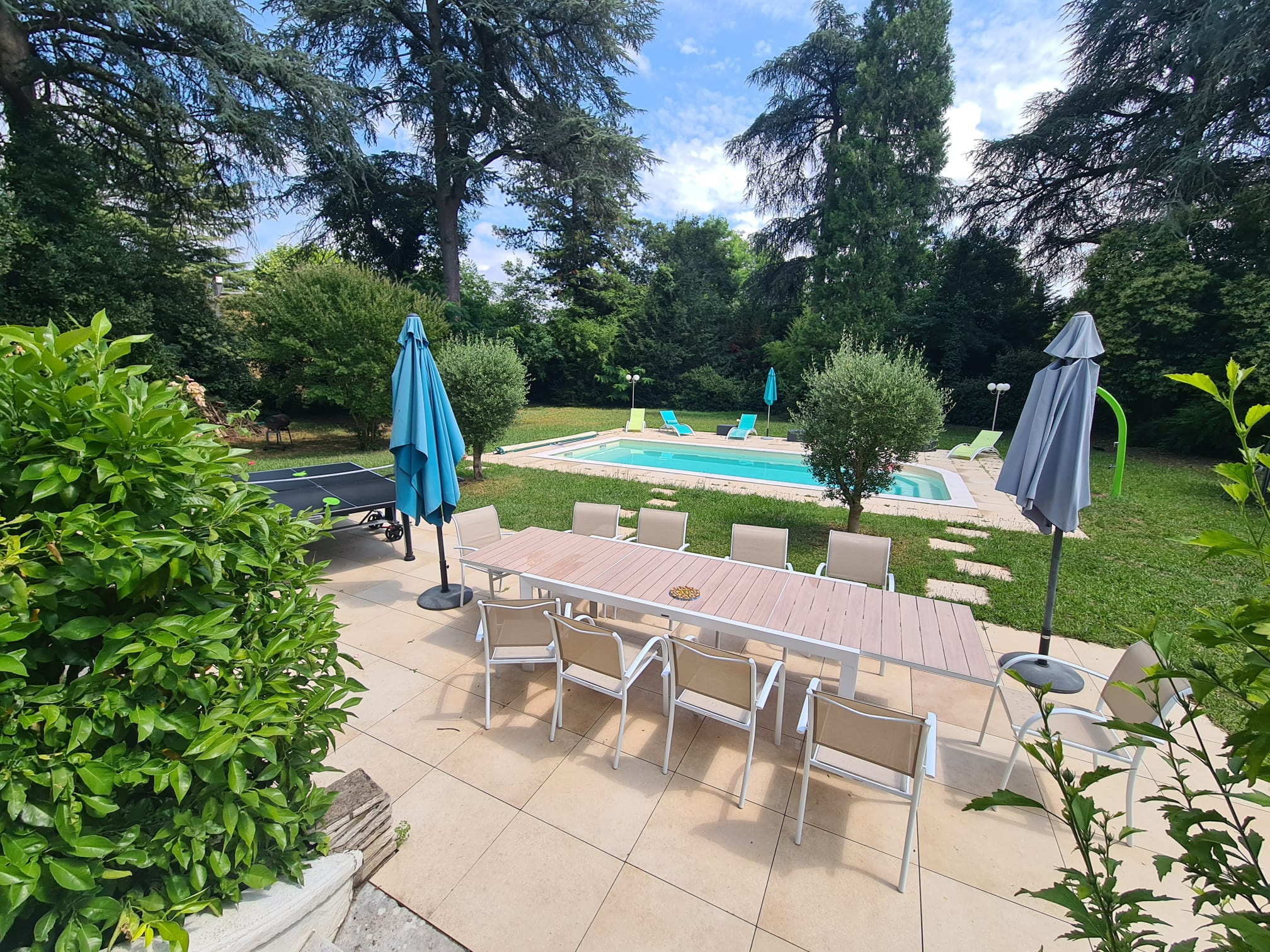 CHARMANTE PROPRIETE avec parc en plein centre de Bergerac
