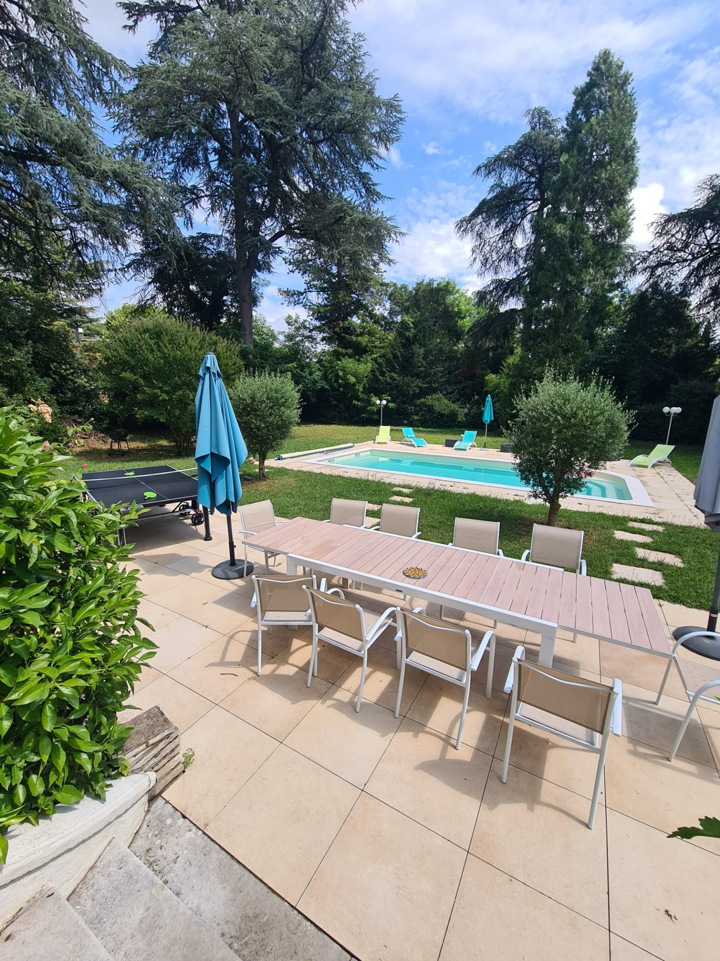 CHARMANTE PROPRIETE avec parc en plein centre de Bergerac