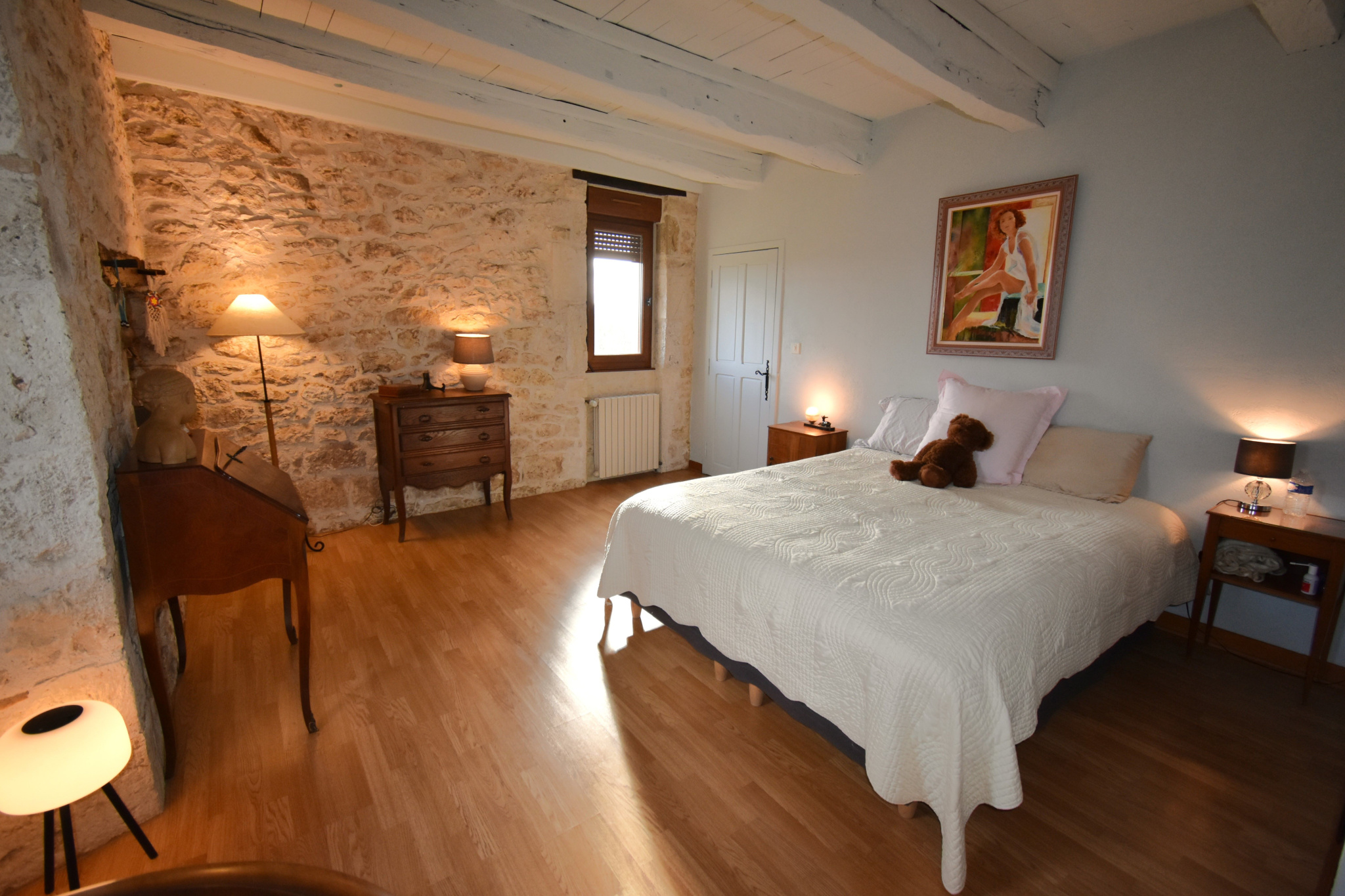 Propriété quercynoise en pierres avec piscine, chambre d'hôte et maison d'amis.