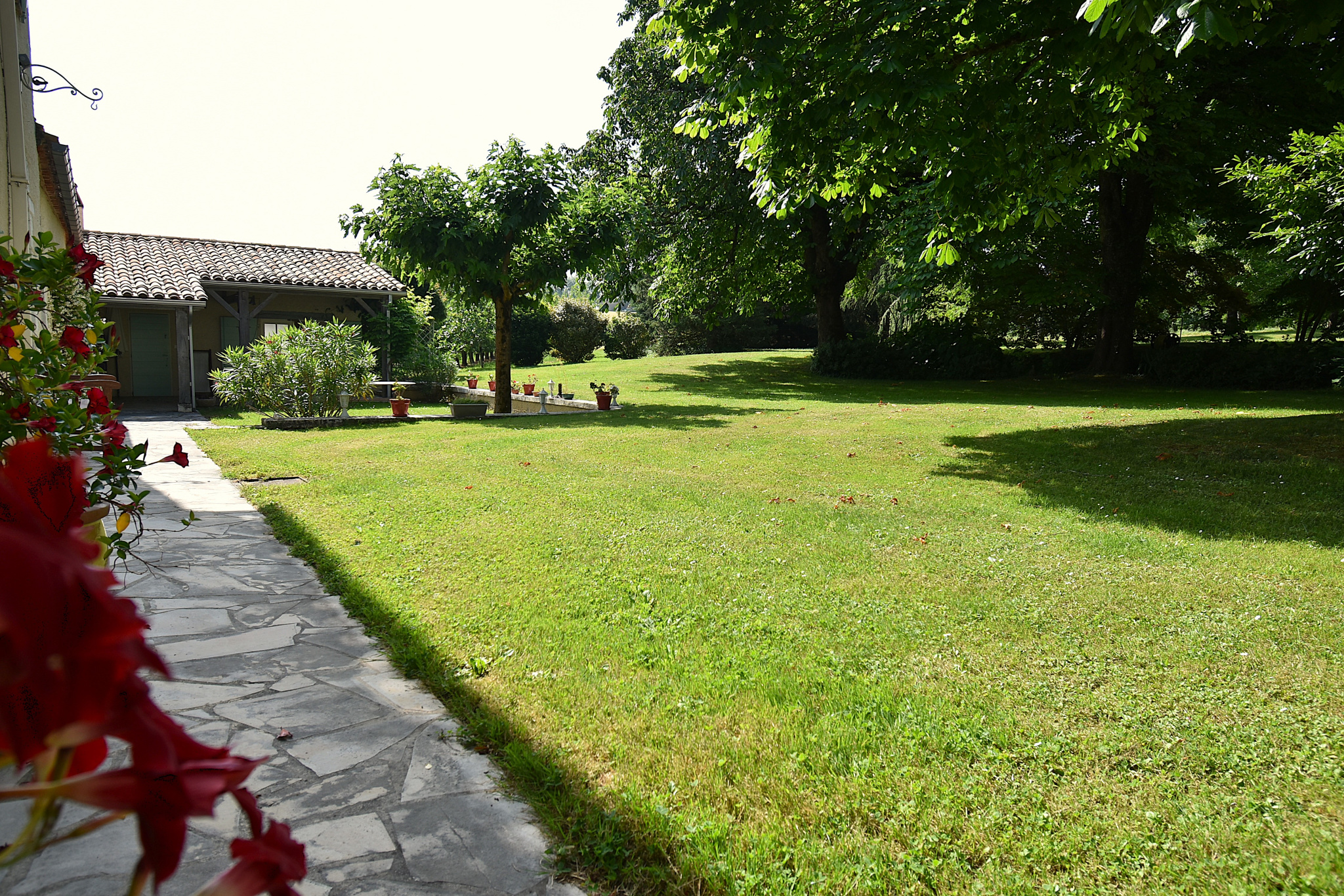 Propriété avec vue exceptionnelle, deux gites et piscine.