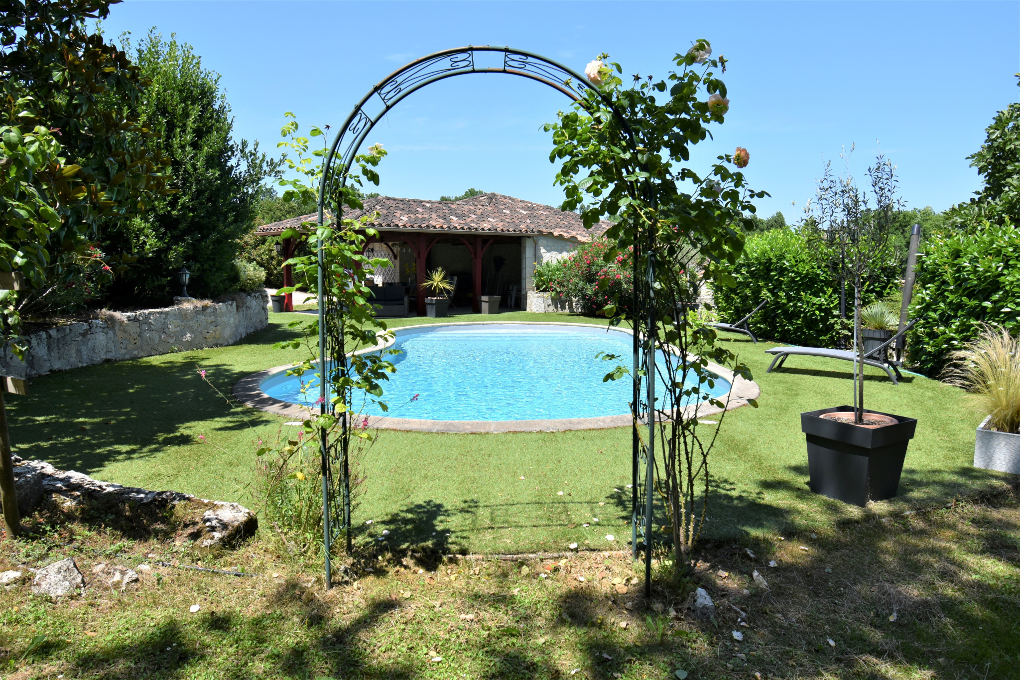 Maison familiale atypique, pleine de charme et d'histoire.