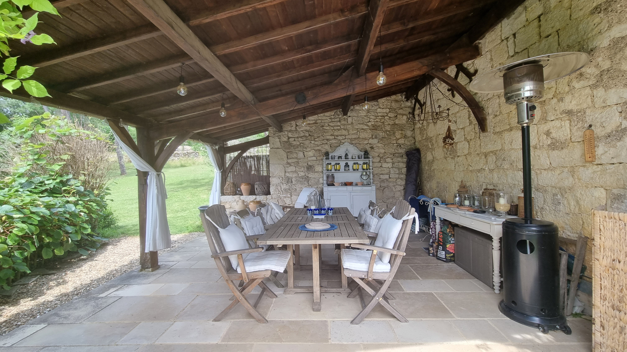 Superbe maison en pierres dans le Lot