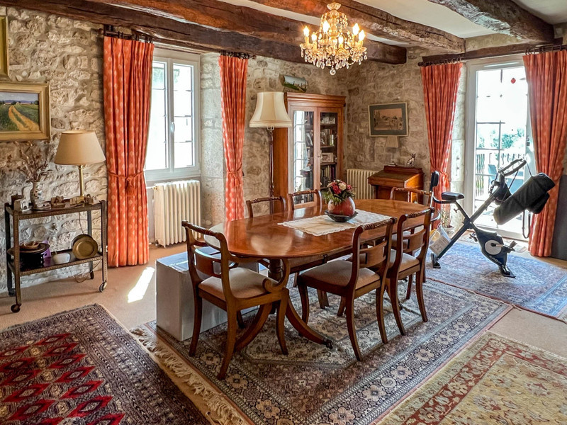 Charmante propriété remplie d'histoire sur les hauteurs  d'un hameau du Quercy
