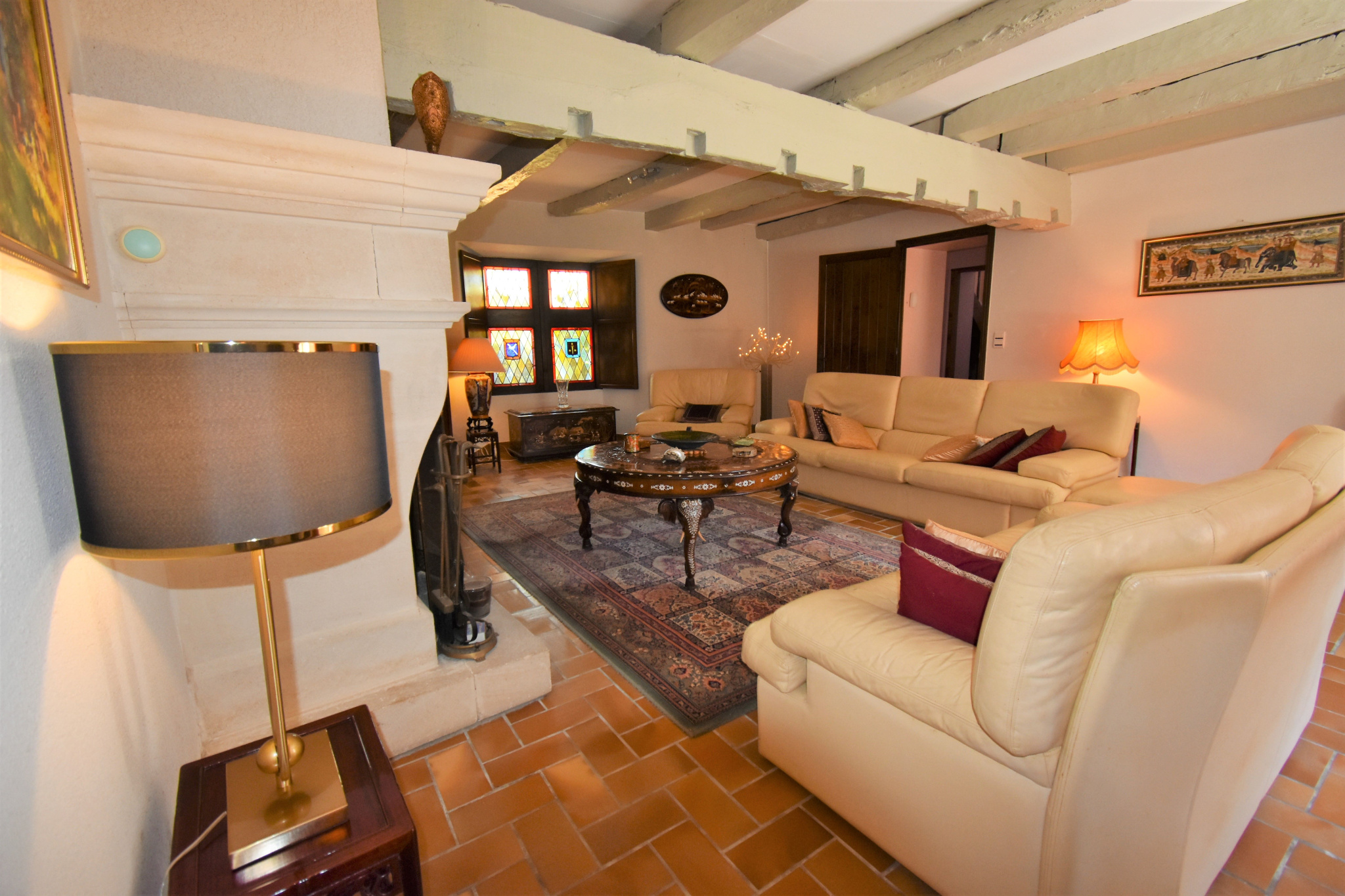 Maison familiale atypique, pleine de charme et d'histoire.