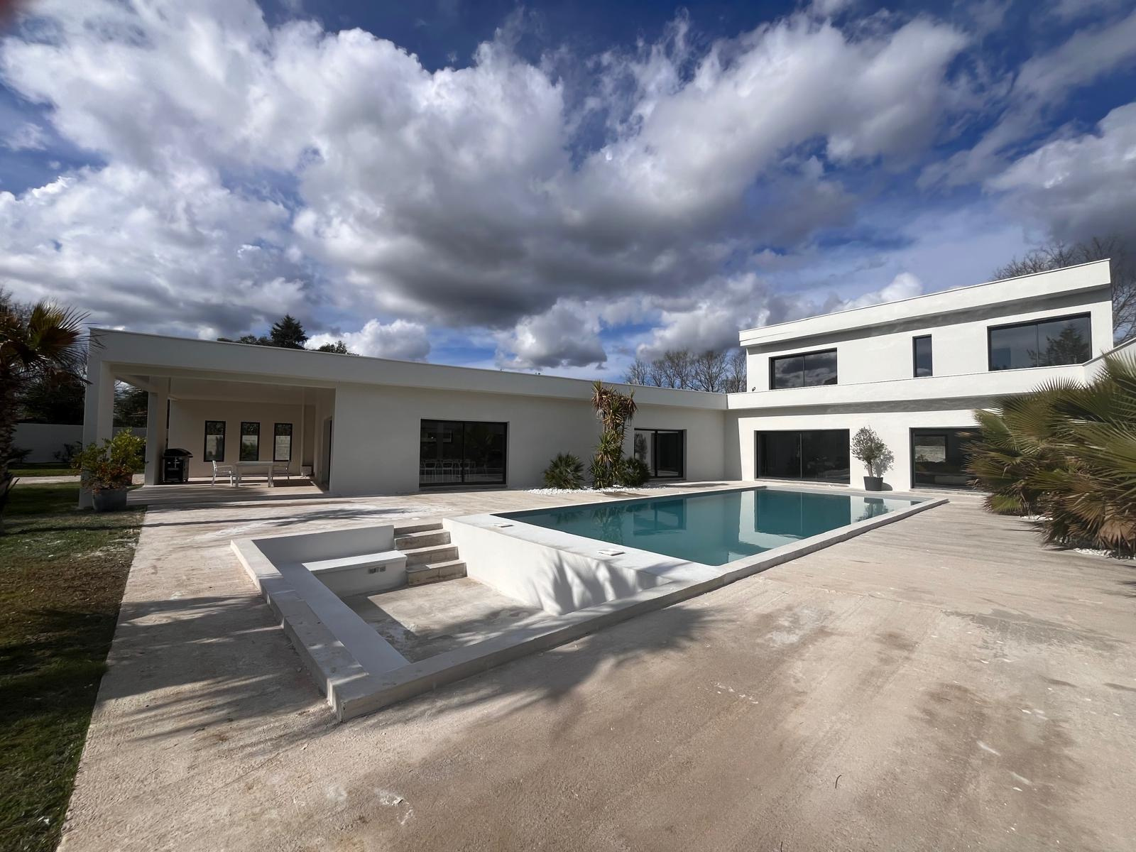 Très belle maison d'architecte dans un quartier résidentiel prisé et  tranquille de Montauban