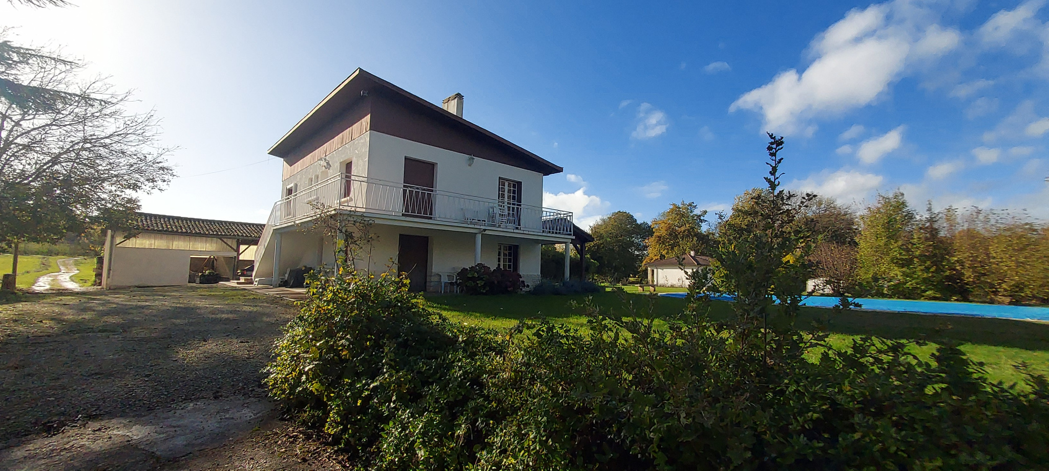 Villa au bord du Lot