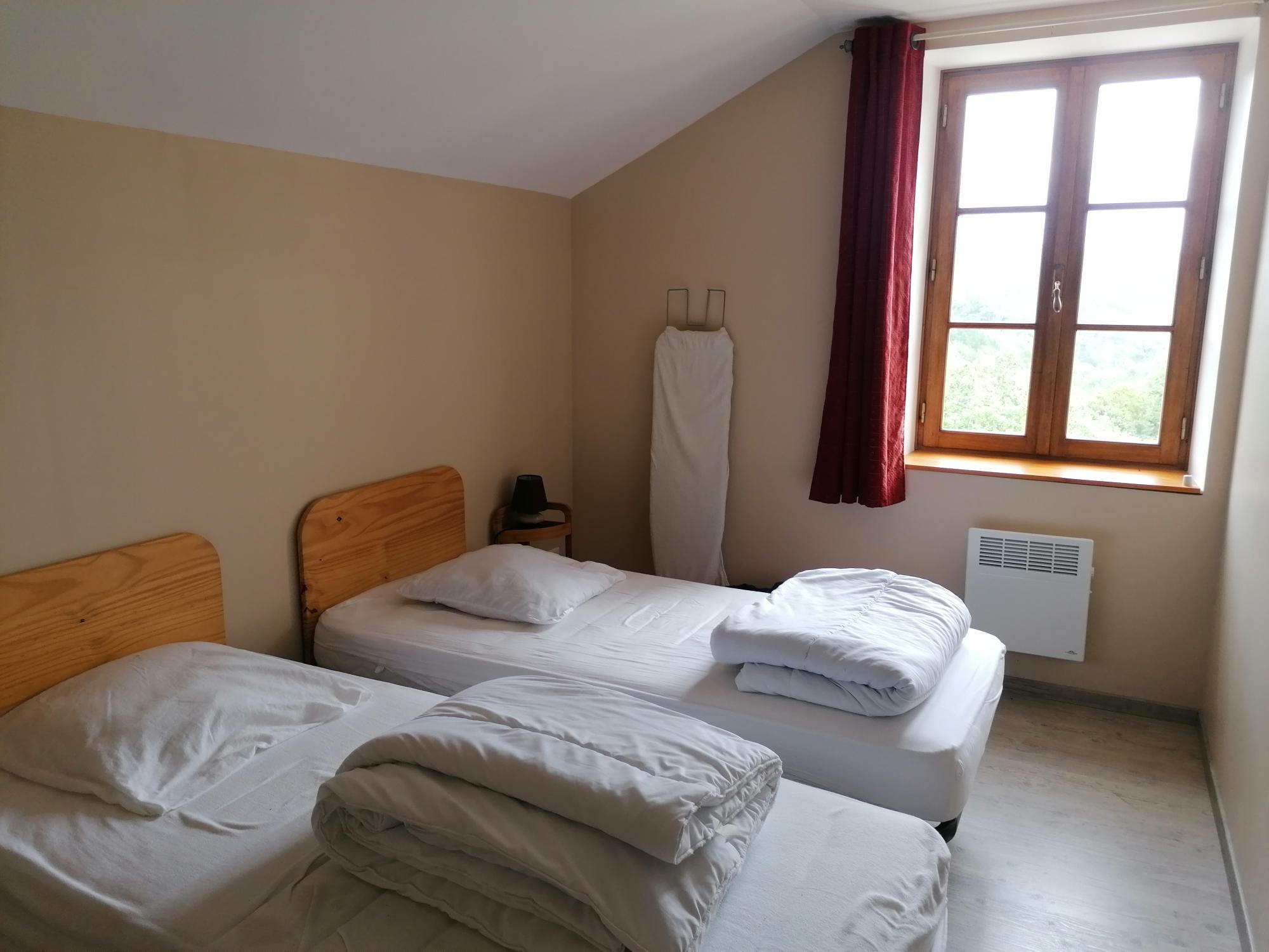 Propriété de 10 ha, deux maisons et... une piscine sur le toit !