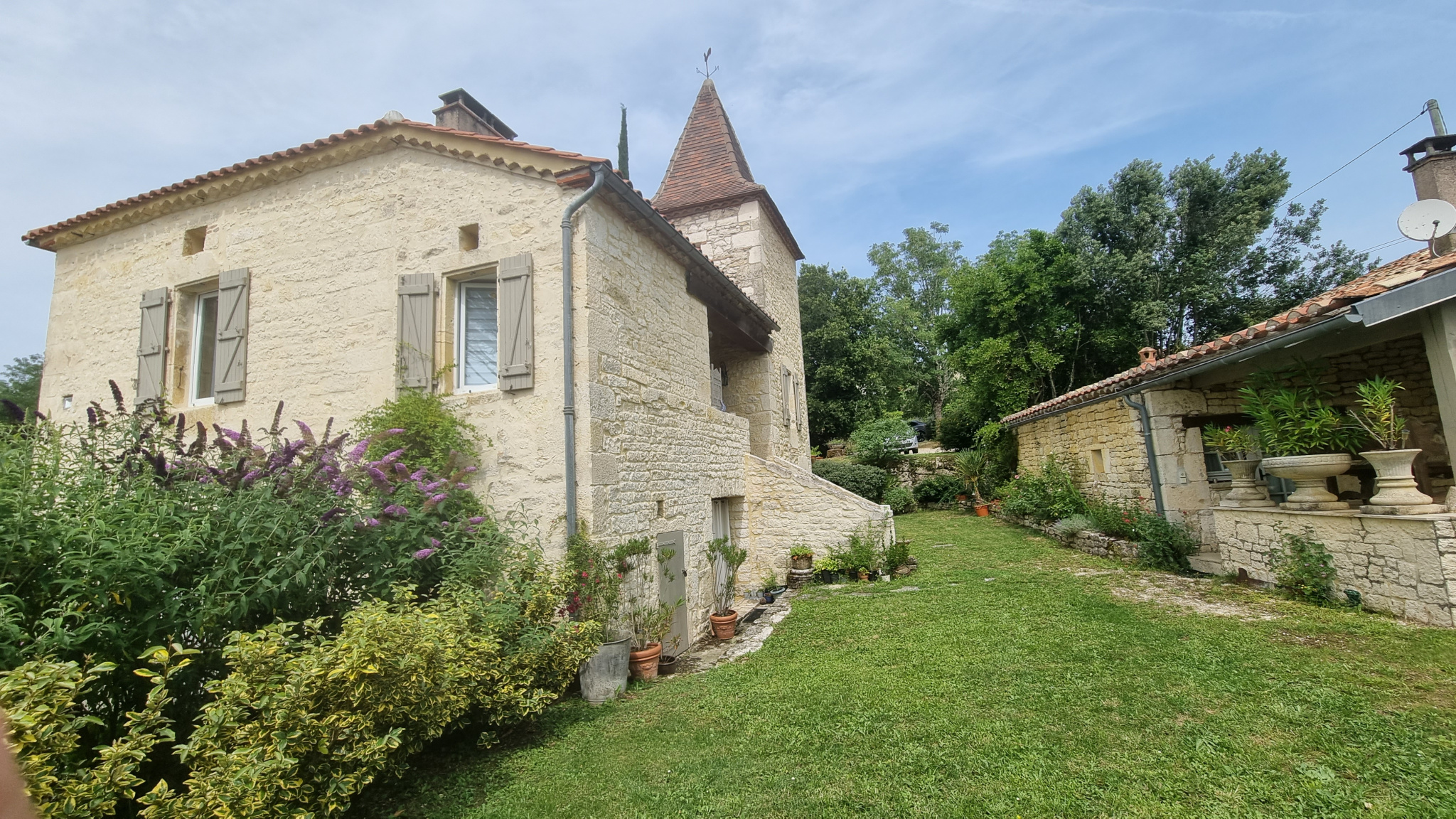 Superbe maison en pierres dans le Lot