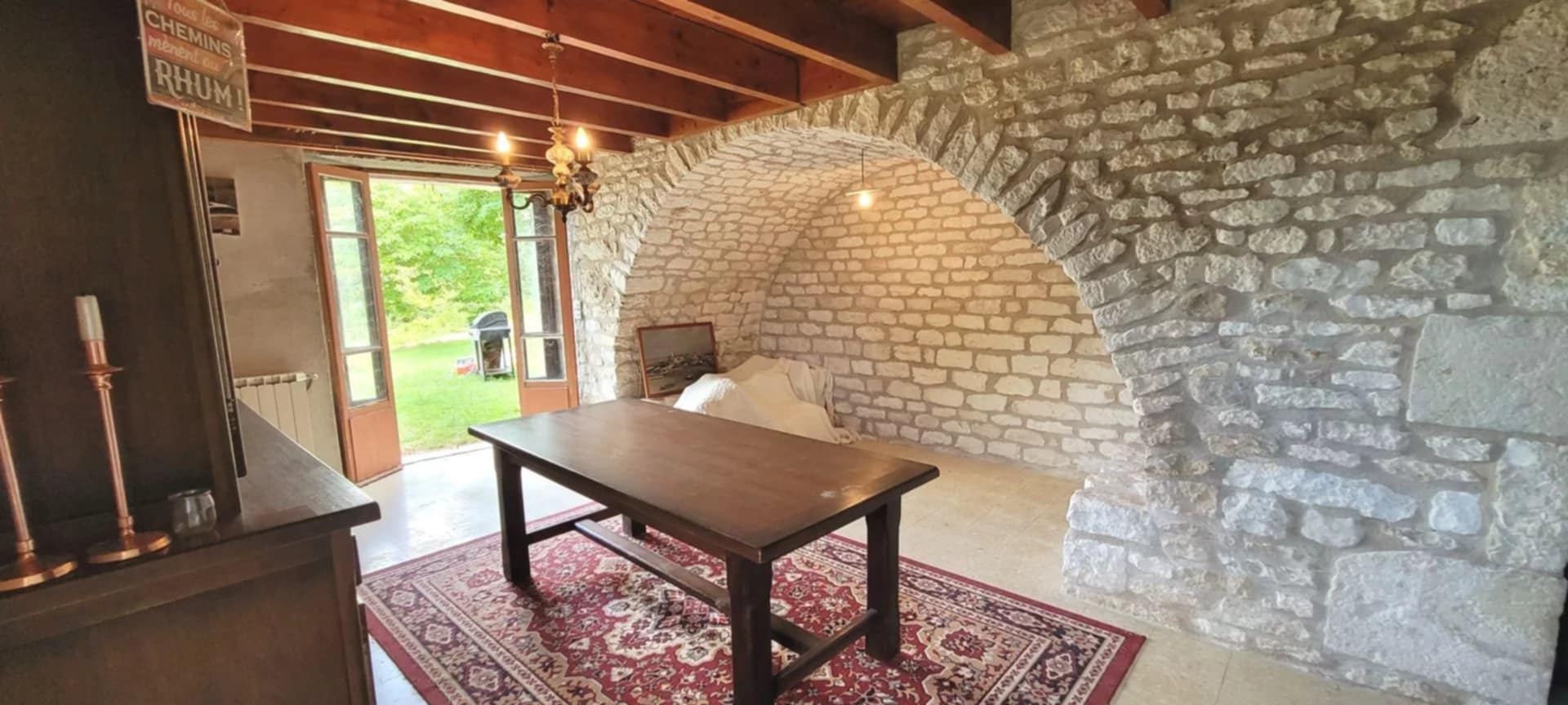 Ancien corps de ferme en situation dominante en sortie d'un hameau