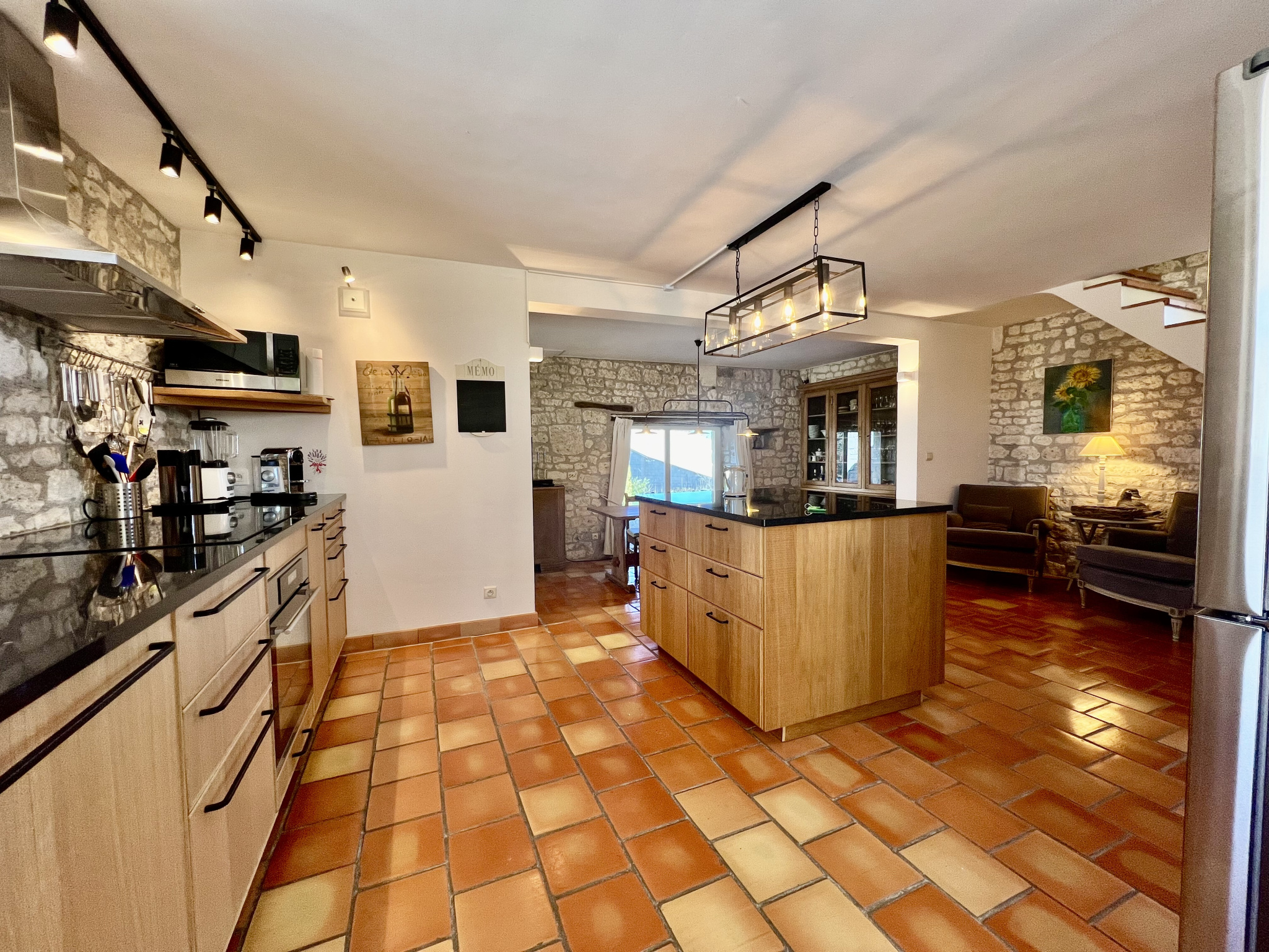 Superbe maison en pierre dans le Quercy à proximité d'un hameau
