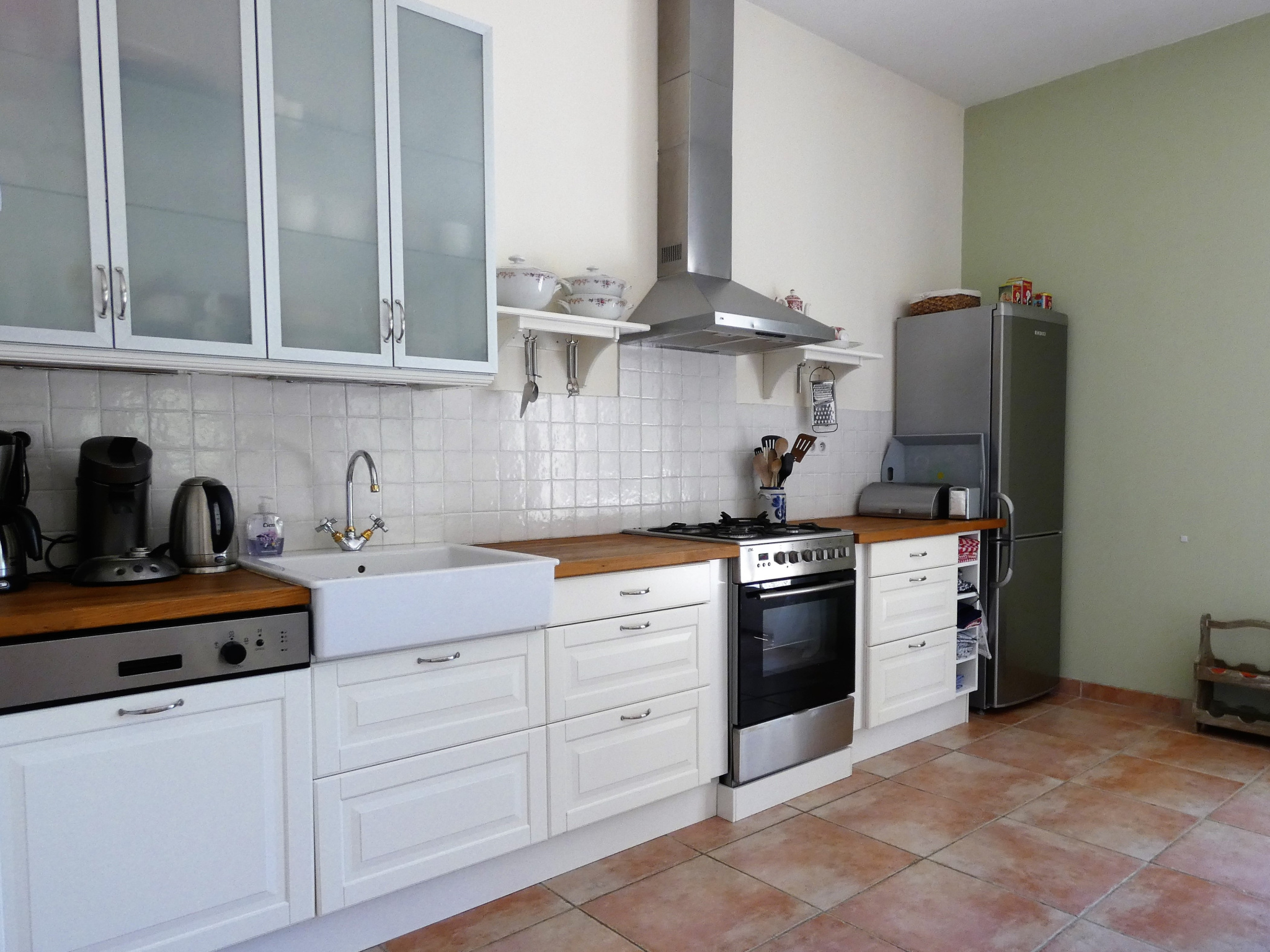 Construction de haute qualité avec piscine, gîtes et 1,5 ha