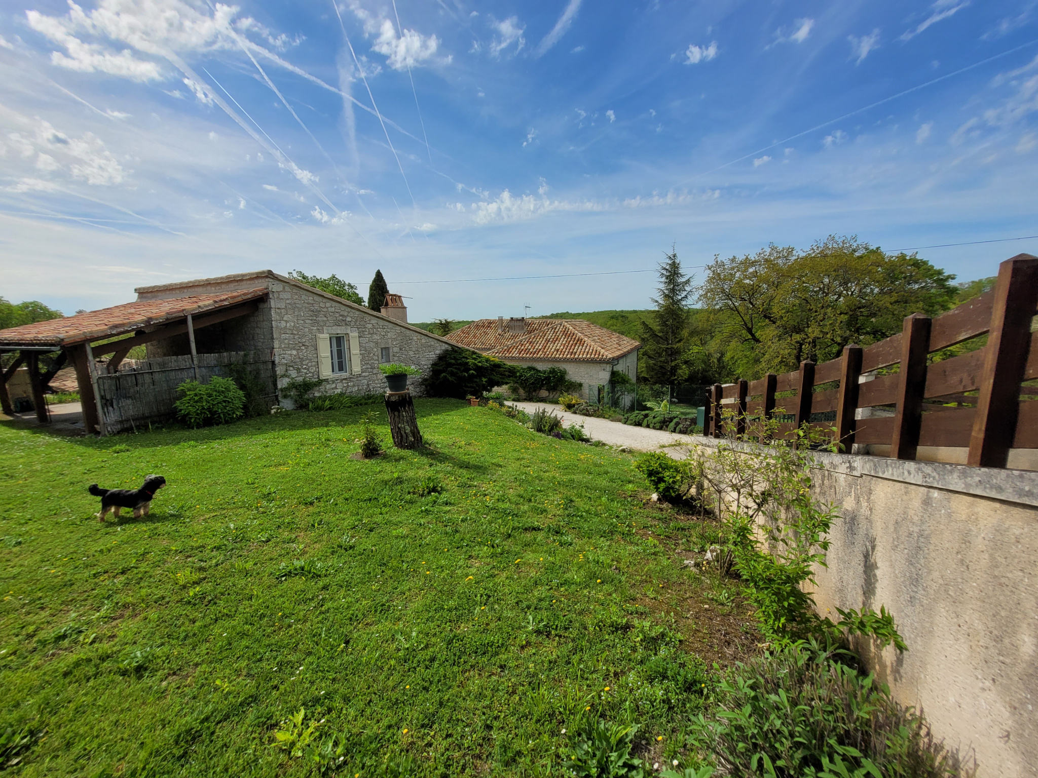 Charmante propriété remplie d'histoire sur les hauteurs  d'un hameau du Quercy